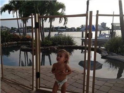 Ċint tat-trabi Pool Lukkett